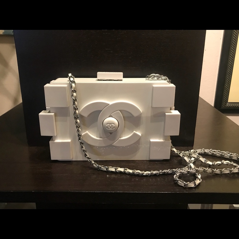 Limited edition LEGO clutch!!❤️